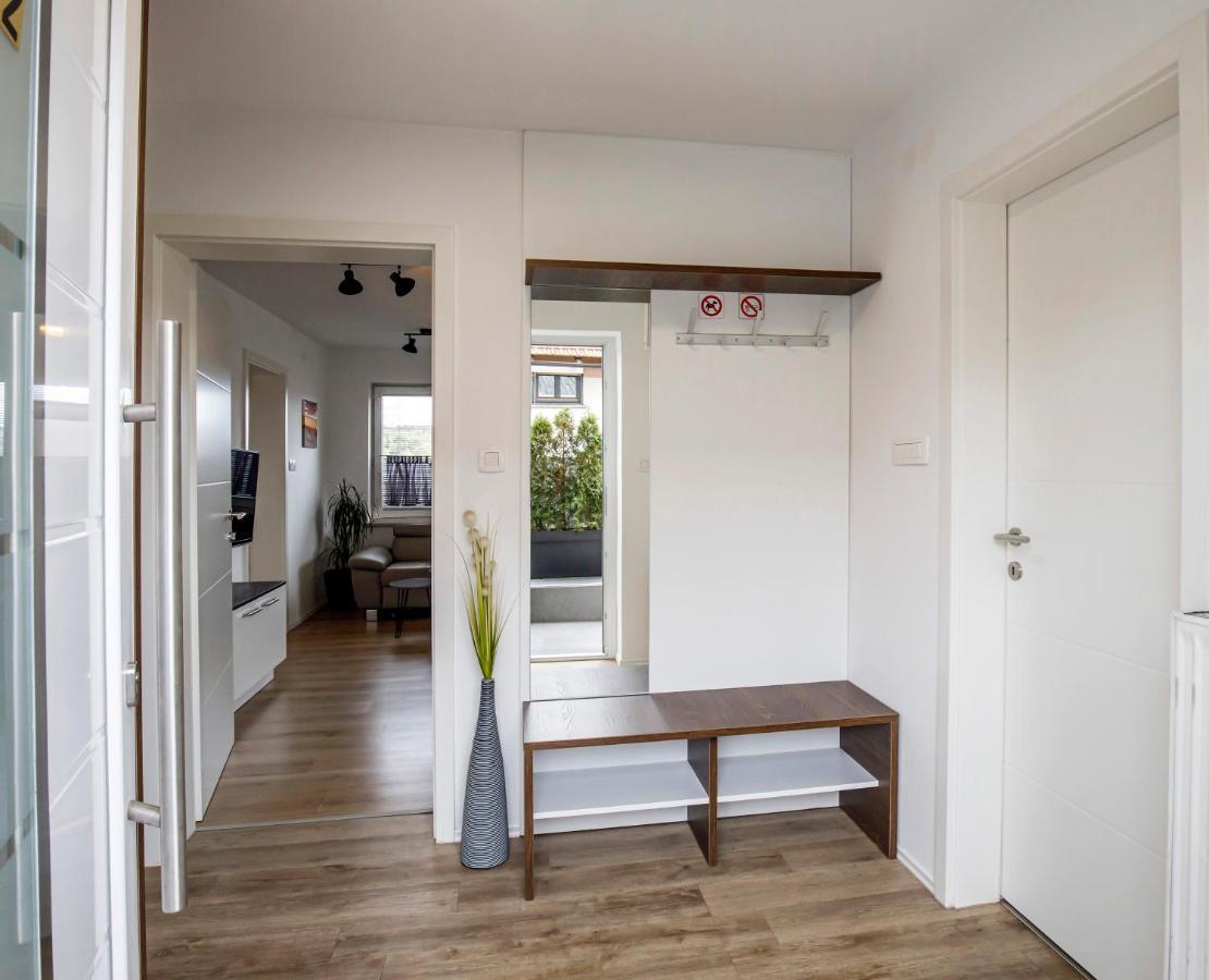 Apartments Vila Apolonia ลูบลิยานา ภายนอก รูปภาพ