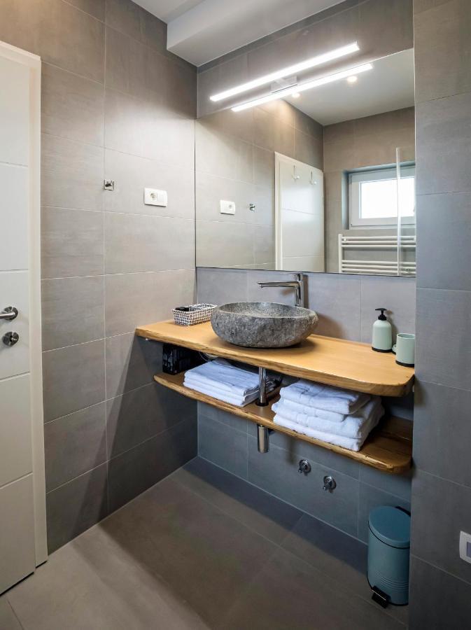 Apartments Vila Apolonia ลูบลิยานา ภายนอก รูปภาพ
